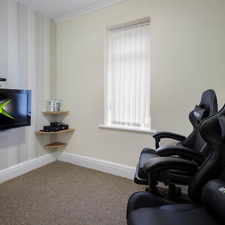 Arnside - Spacious 10-Bedroom Seaside Cottage ブラックプール エクステリア 写真