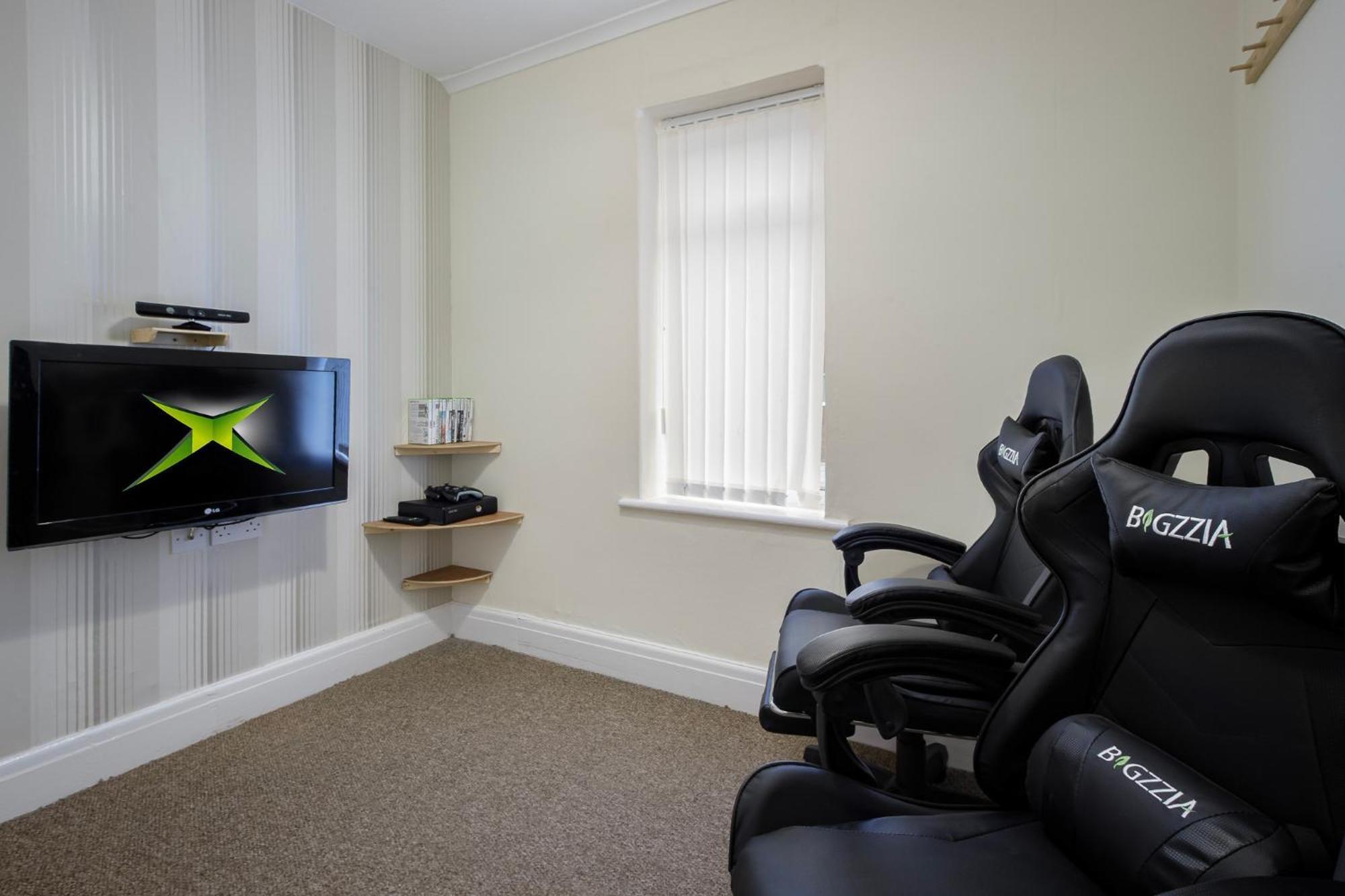 Arnside - Spacious 10-Bedroom Seaside Cottage ブラックプール エクステリア 写真
