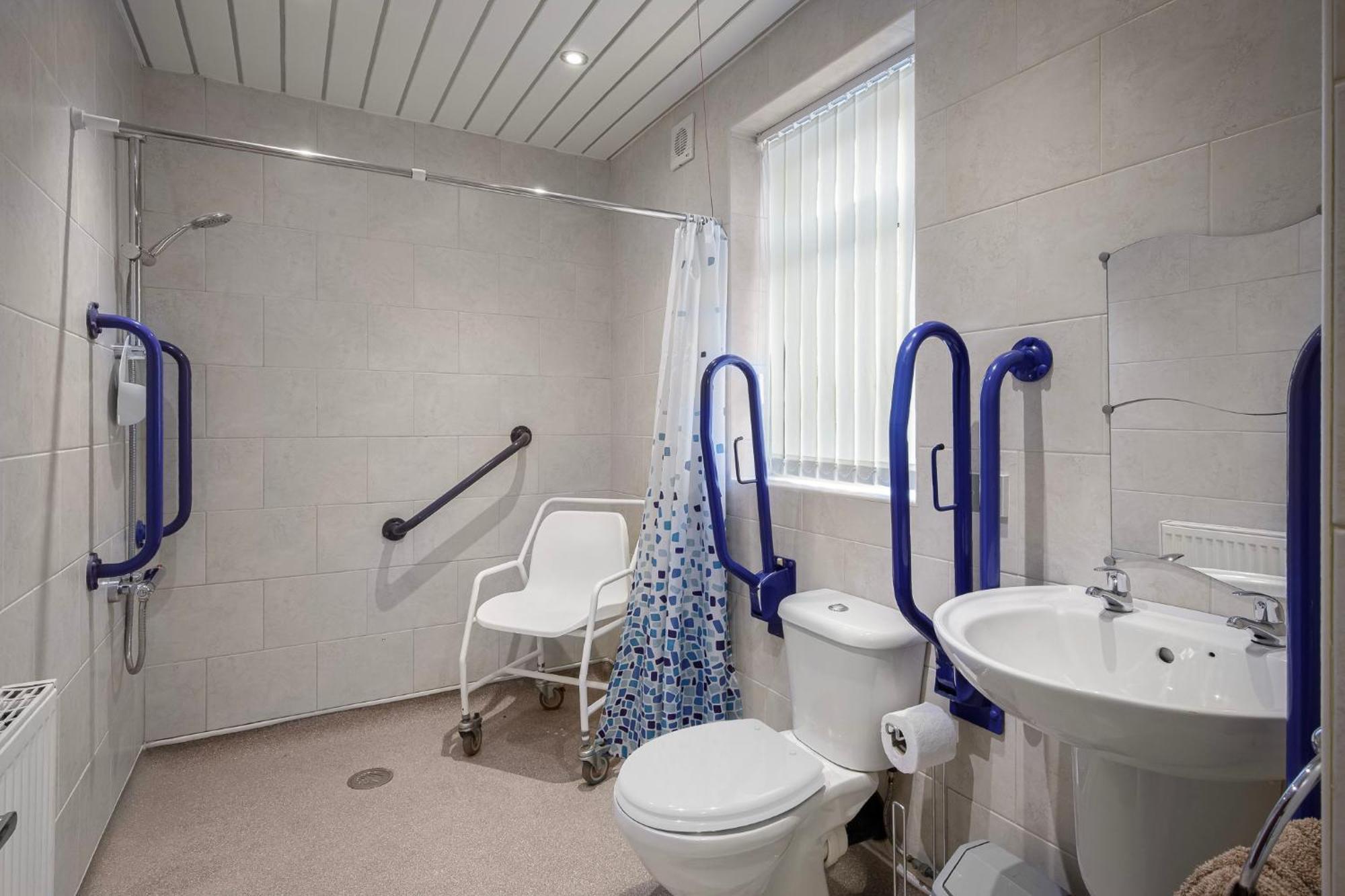 Arnside - Spacious 10-Bedroom Seaside Cottage ブラックプール エクステリア 写真